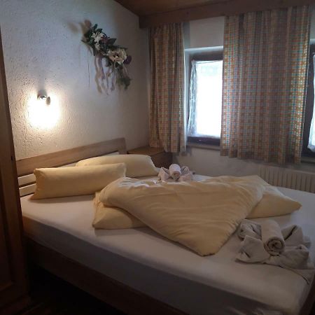 Junser Gasthausl Hotel ทักซ์ ภายนอก รูปภาพ