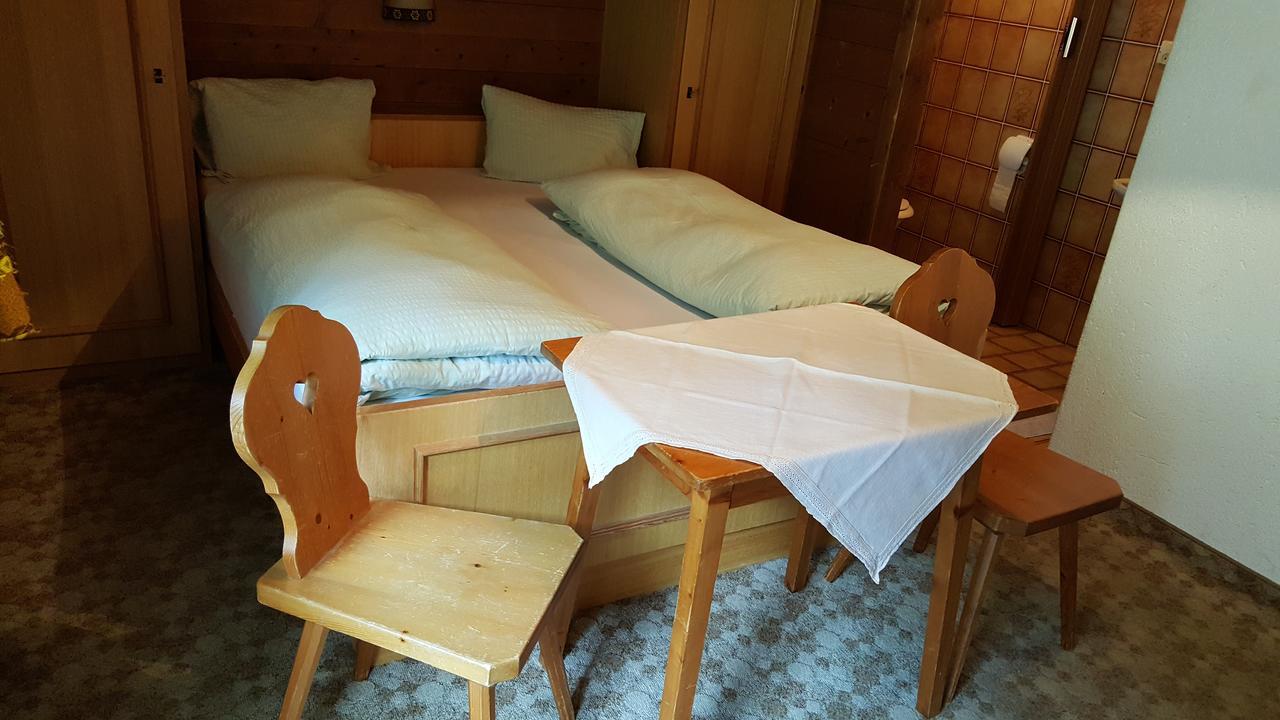 Junser Gasthausl Hotel ทักซ์ ภายนอก รูปภาพ